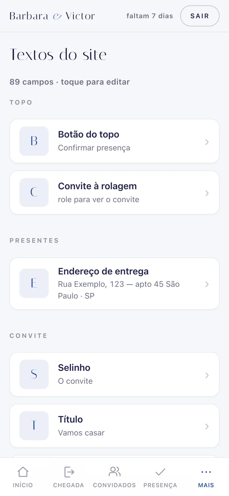 Painel no celular: os textos do site agrupados por seção, prontos pra editar