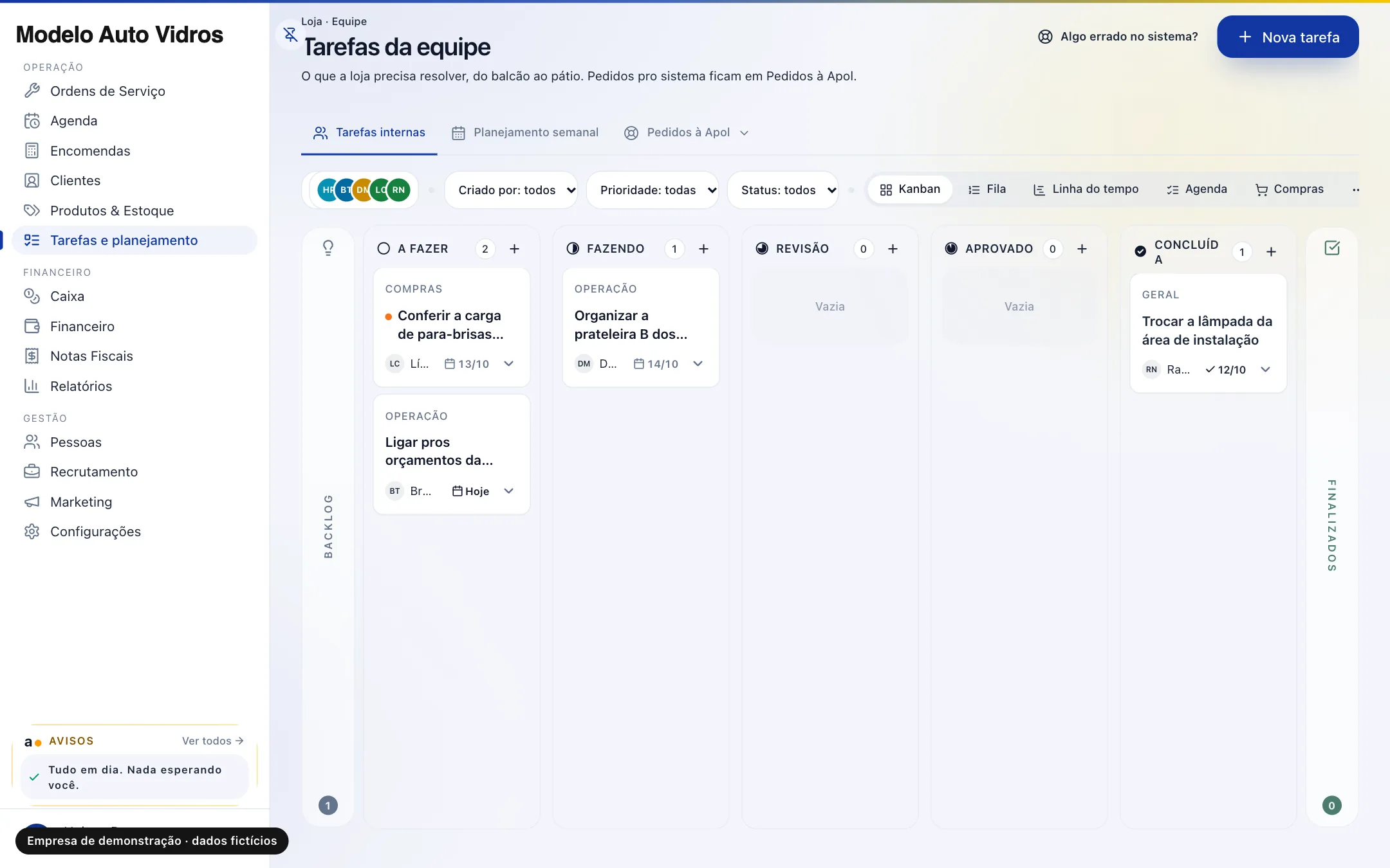 Quadro de tarefas da equipe com as colunas A fazer, Fazendo, Revisão, Aprovado e Concluída